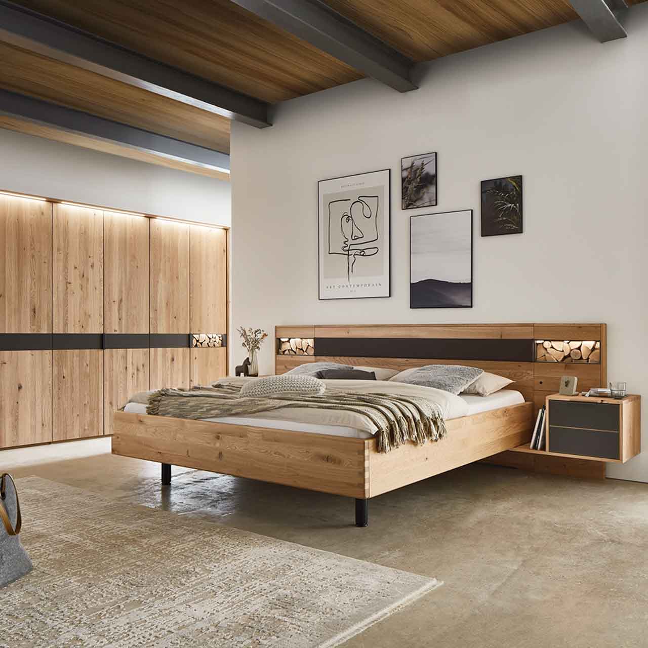 Wöstmann WSM 3100 Schlafzimmer Bett mit 45cm Konsolen mit Ablage und Schrank